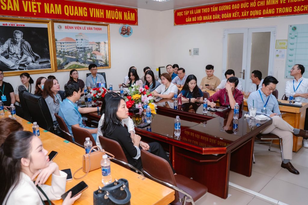 Working session at Le Van Thinh Hospital